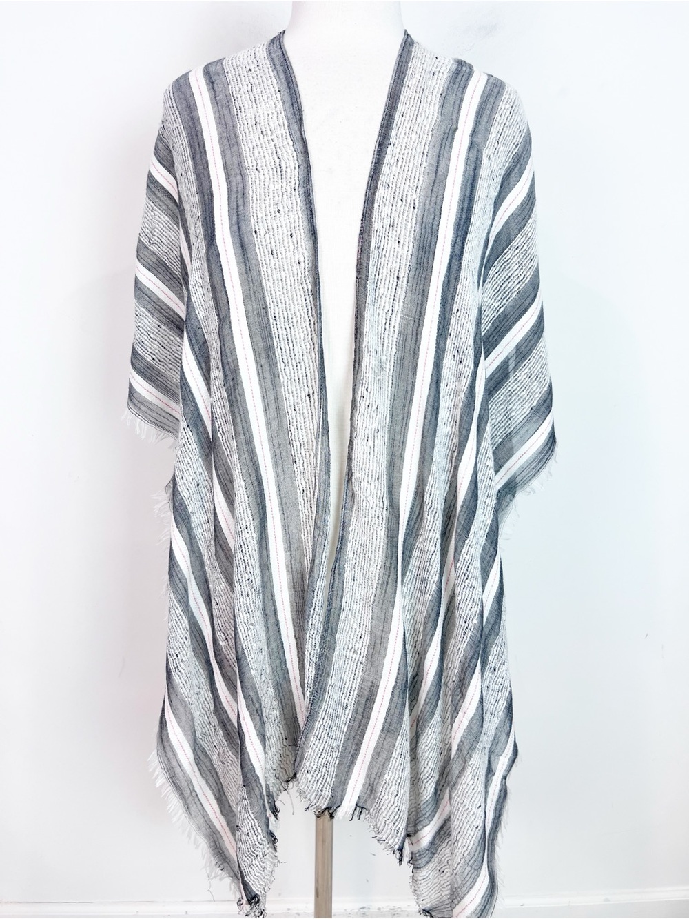 WOVEN HEART GRAY WHITE STRIPE OPEN FRONT KIMONO COVER UP ONE SIZE